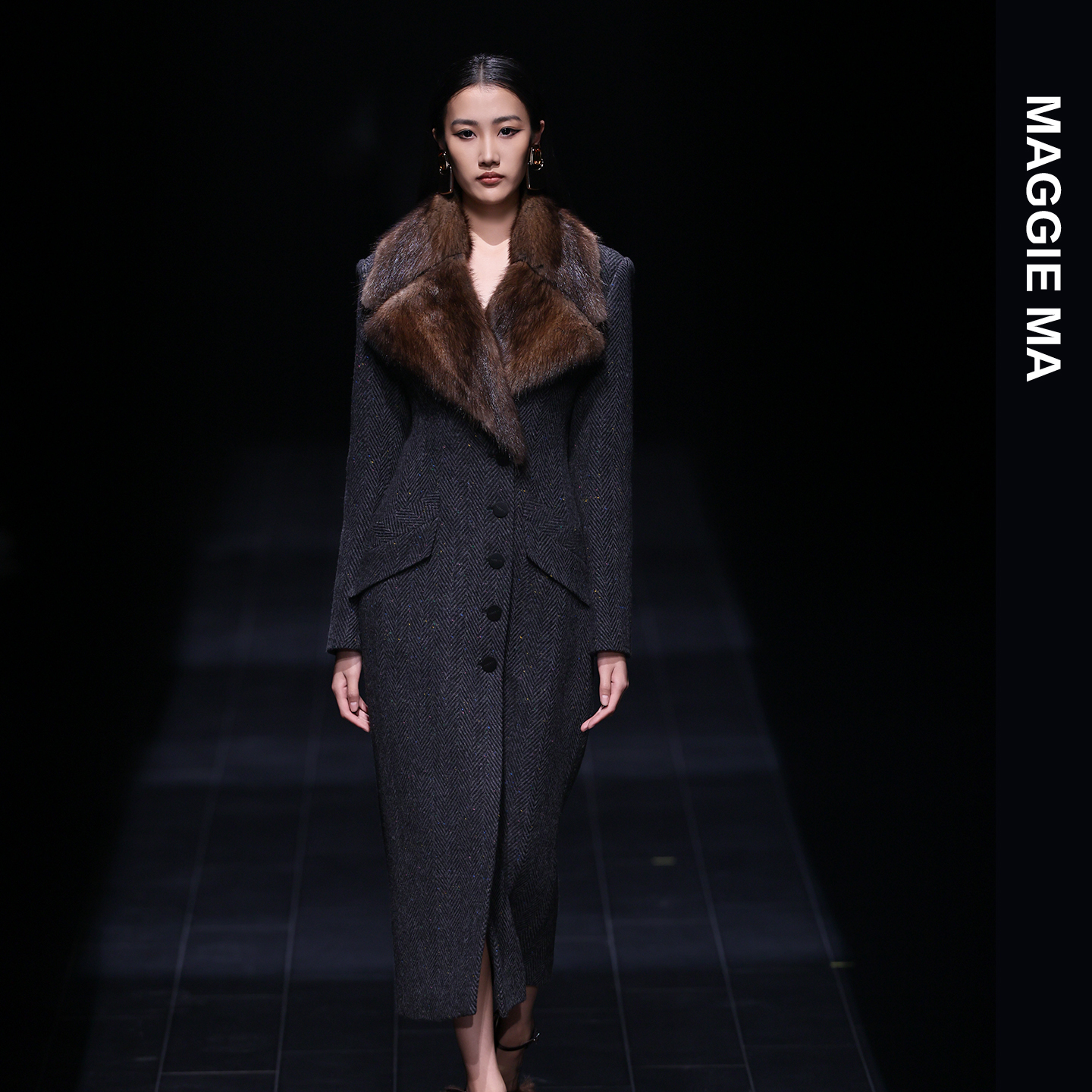 MAGGIE MA马婧设计师款复古大毛领大衣长款收腰显瘦气质外套733C