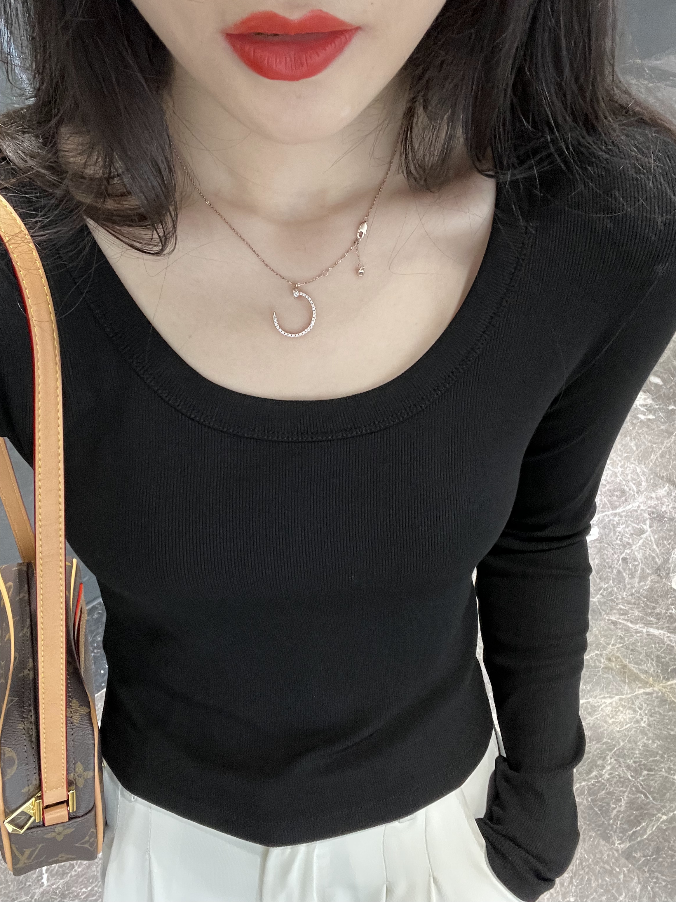 2025春秋圆领U领长袖打底衫黑色T恤百搭女款爆款t恤修身显瘦紧身
