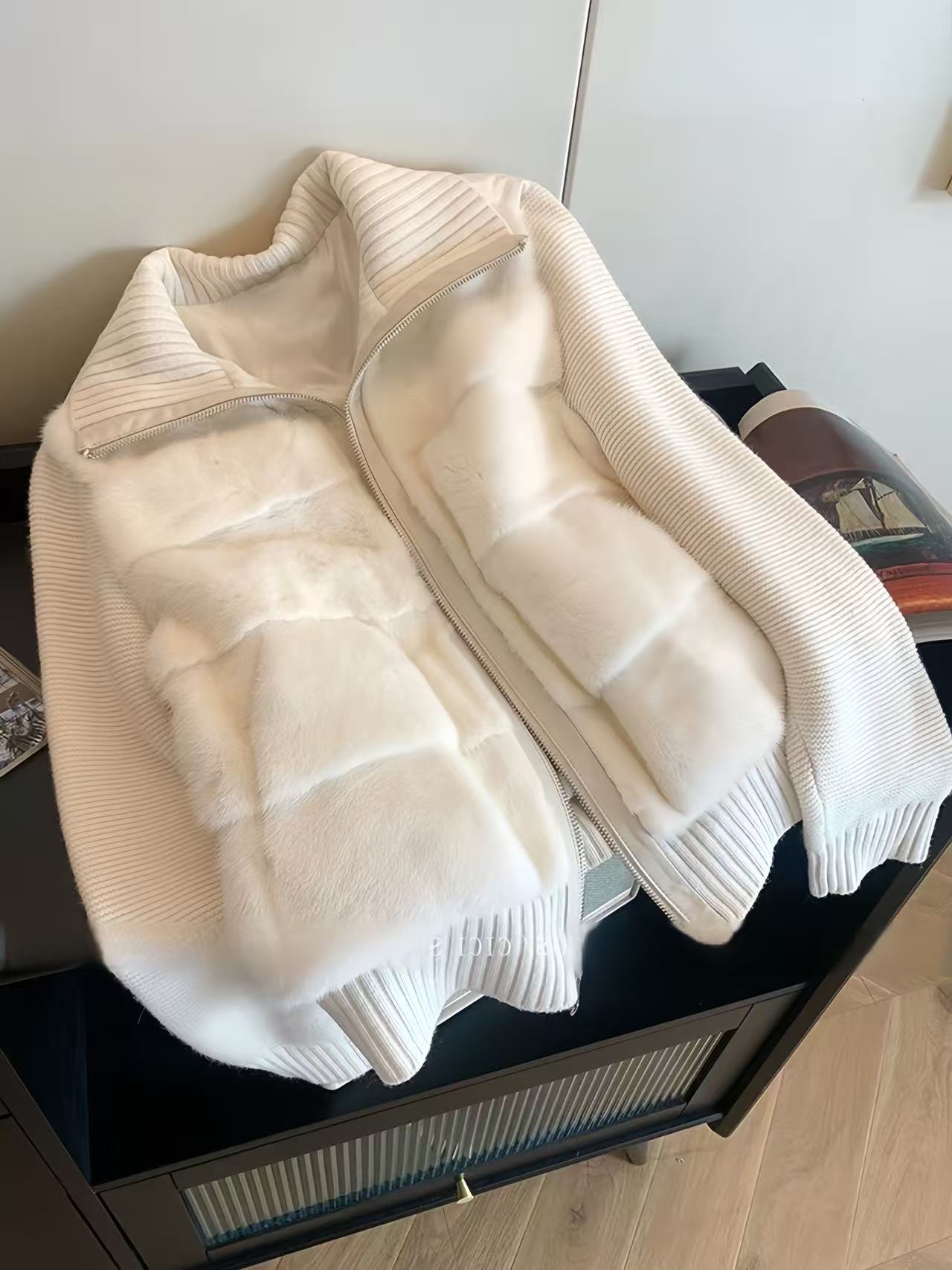 小香风白色针织拼接毛毛棉服外套女冬季2025新款设计保暖小众棉衣