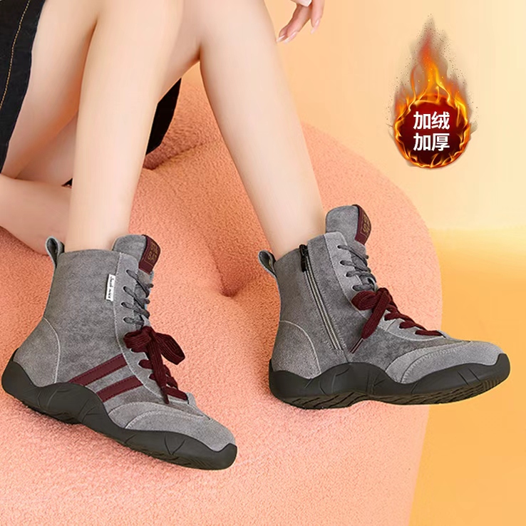 星期六真皮牛皮马丁靴女2025秋冬新款保暖透气软底轻便百搭