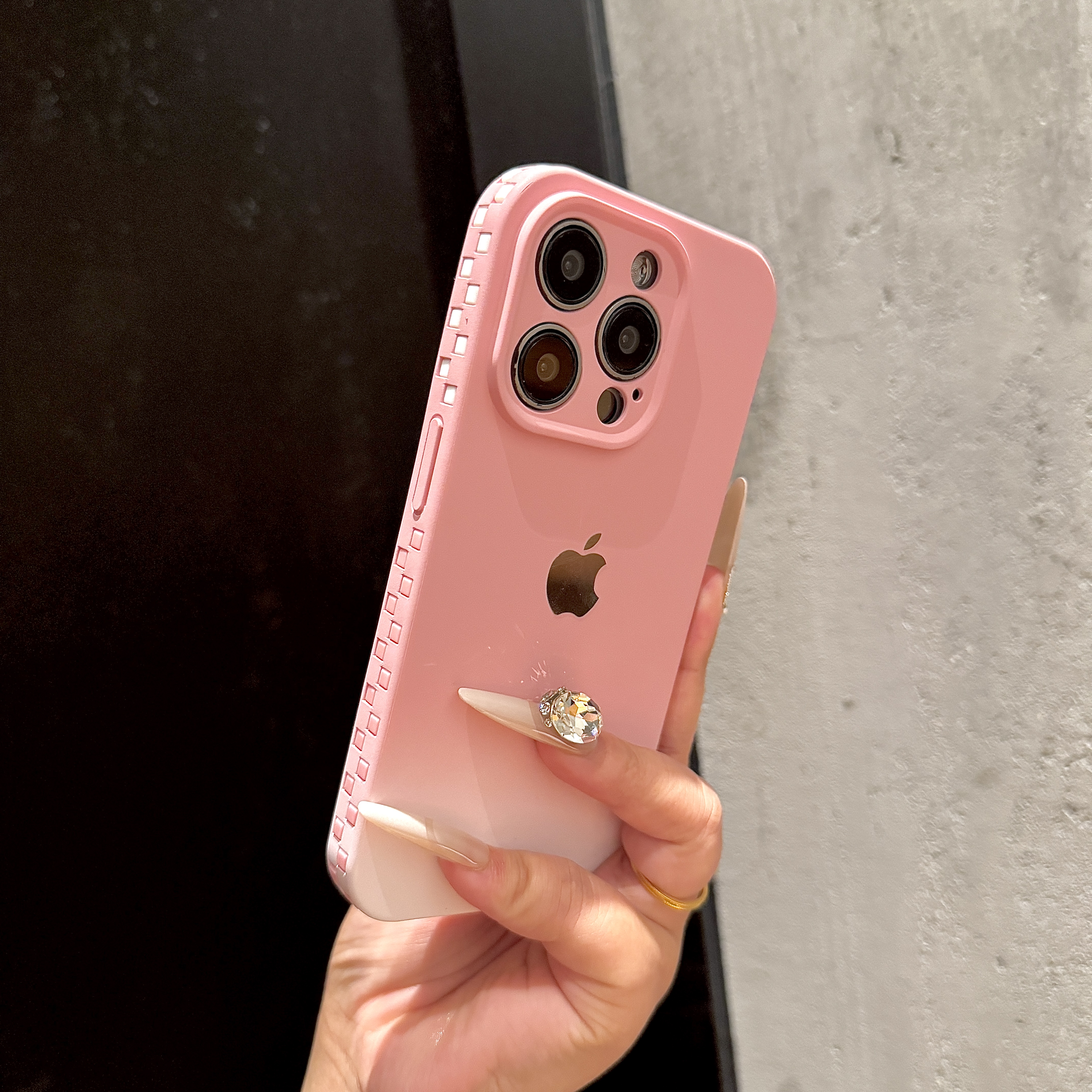 新款高级纯色肤感适用苹果16手机壳iPhone15promax简约14女13软12