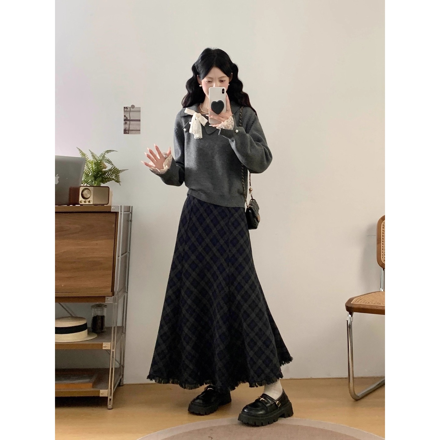 巨好看的秋装一整套大码胖mm气质减龄针织毛衣格纹半身裙子套装女