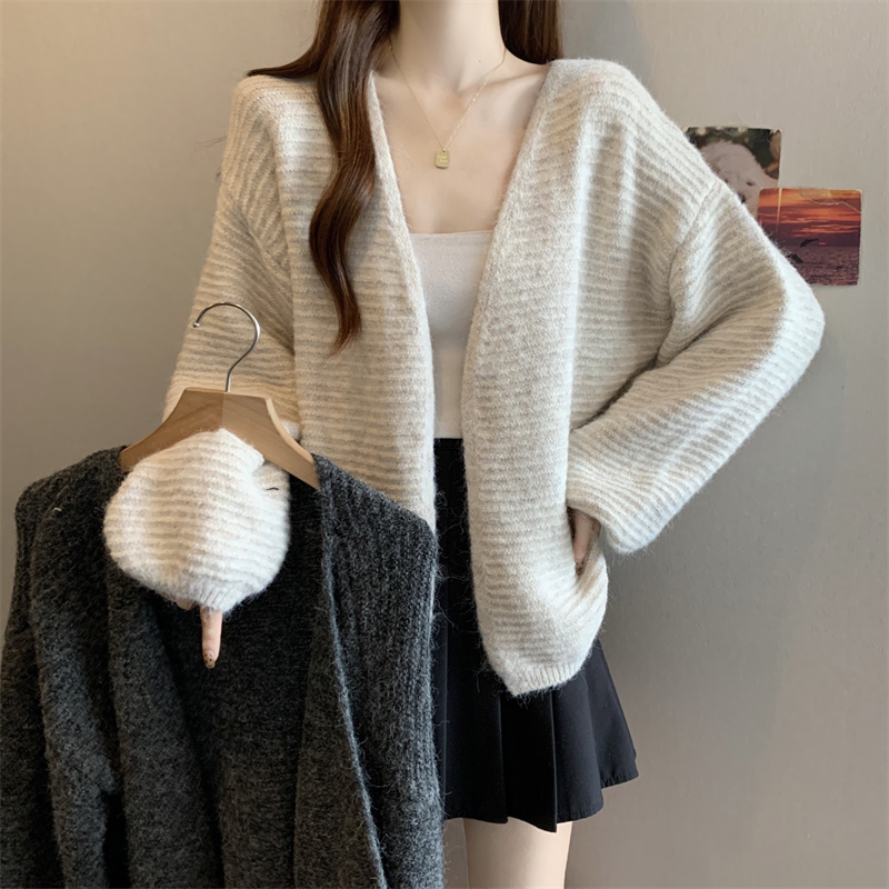 孕妇装秋冬季时尚软糯提花坑条毛衣外套宽松慵懒风小个子针织开衫