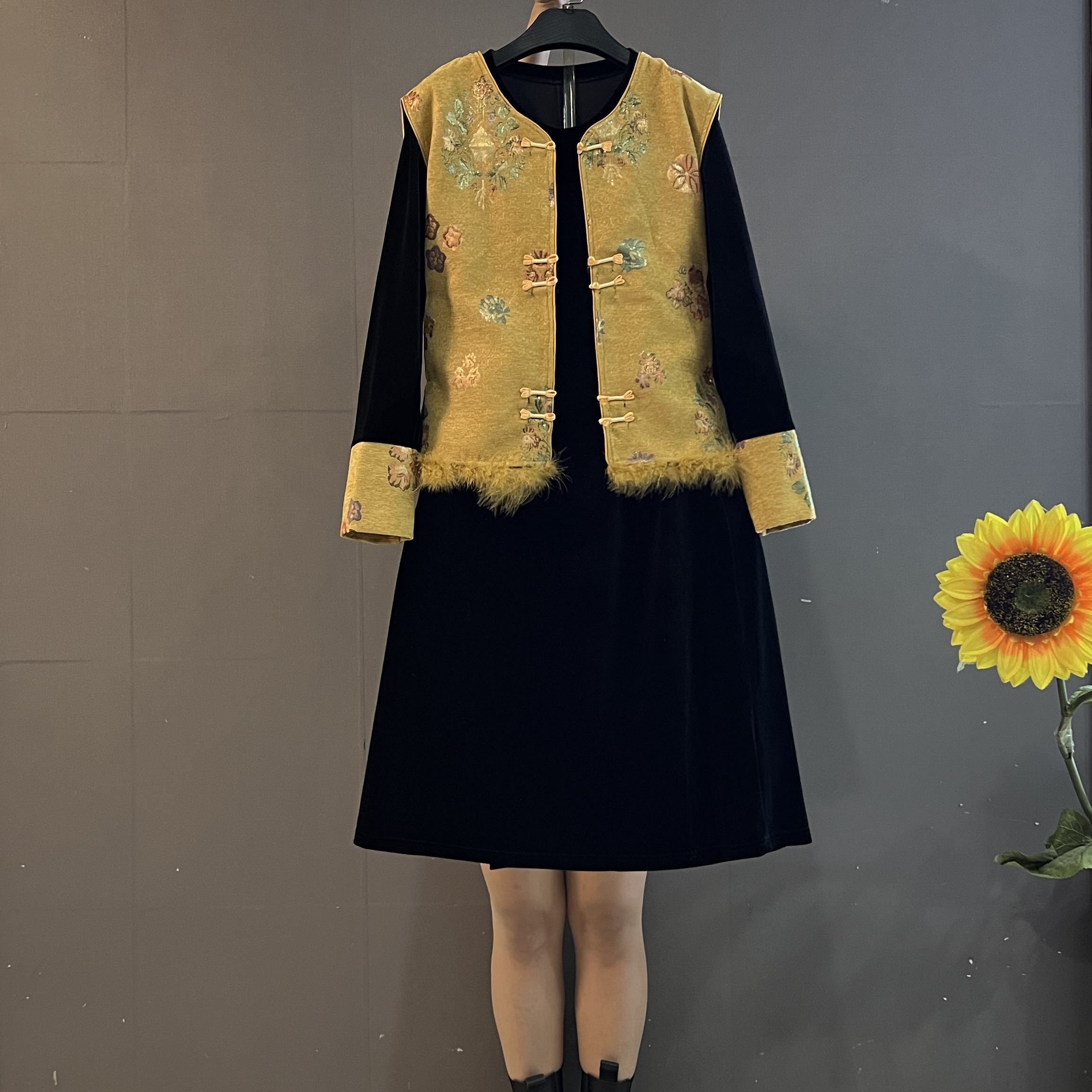 新中式国风复古刺绣马甲搭配长袖连衣裙重工两件套（马甲两面穿）