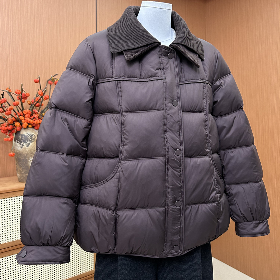 高端妈妈冬装2025新款今年流行轻薄洋气好看保暖加厚羽绒棉服外套