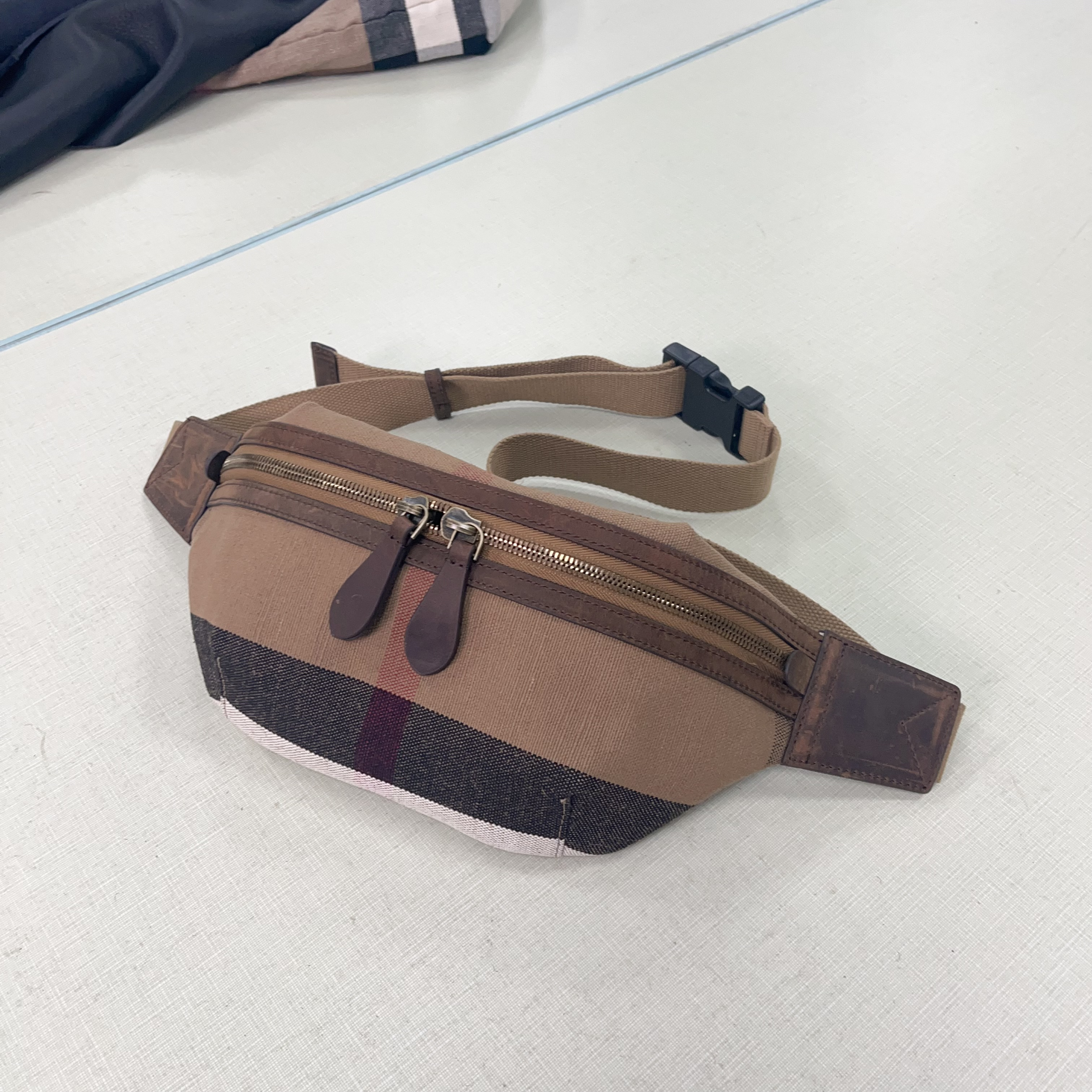 高性价比胸包便携款 容量大中性通用款腰包斜背包
