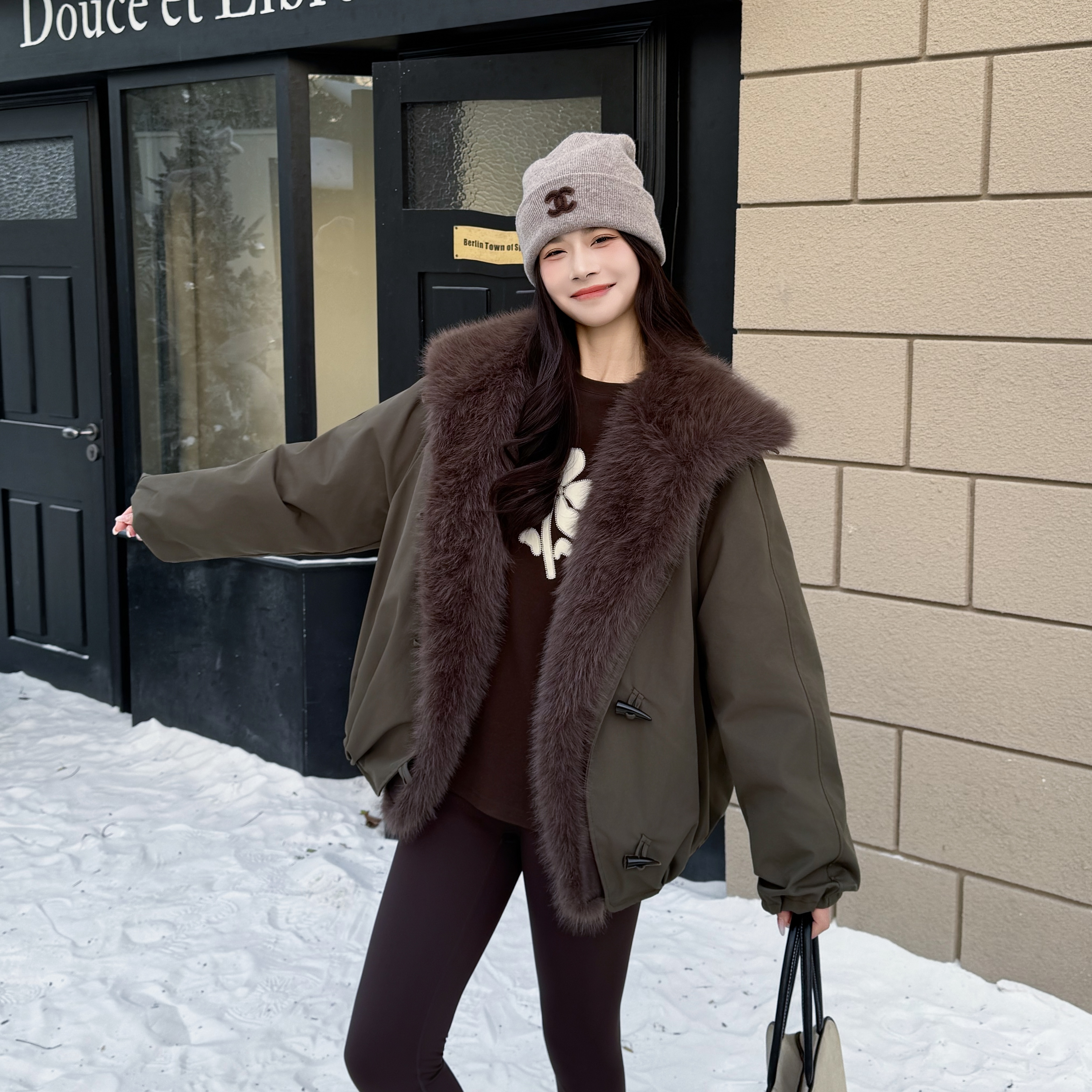 2025新款时尚保暖毛领羽绒外套羽绒服