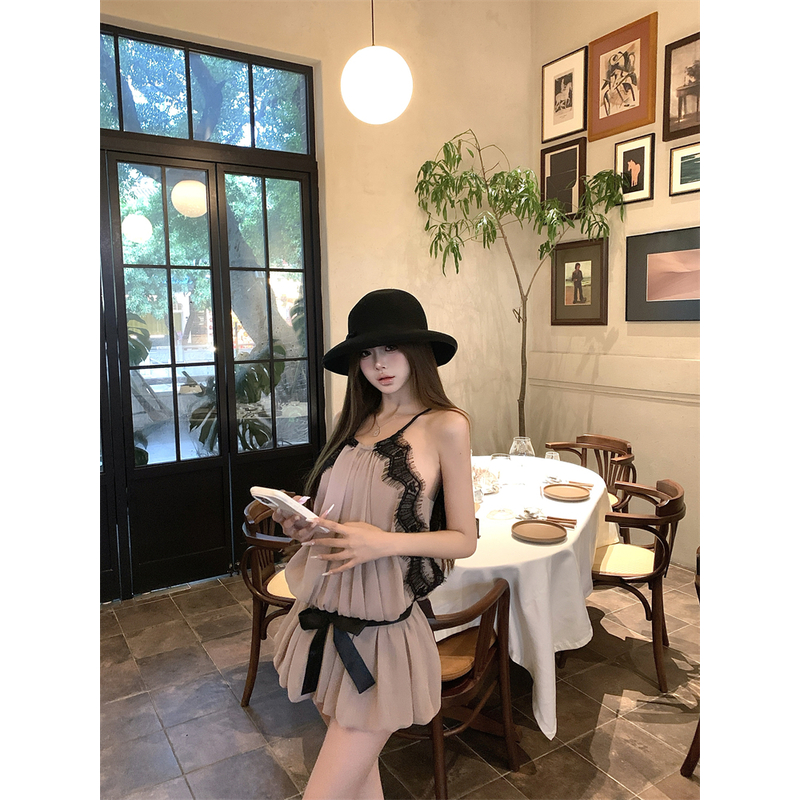 法式浪漫气质别致系带挂脖性感蕾丝拼接收腰花苞短裙辣妹连衣裙女