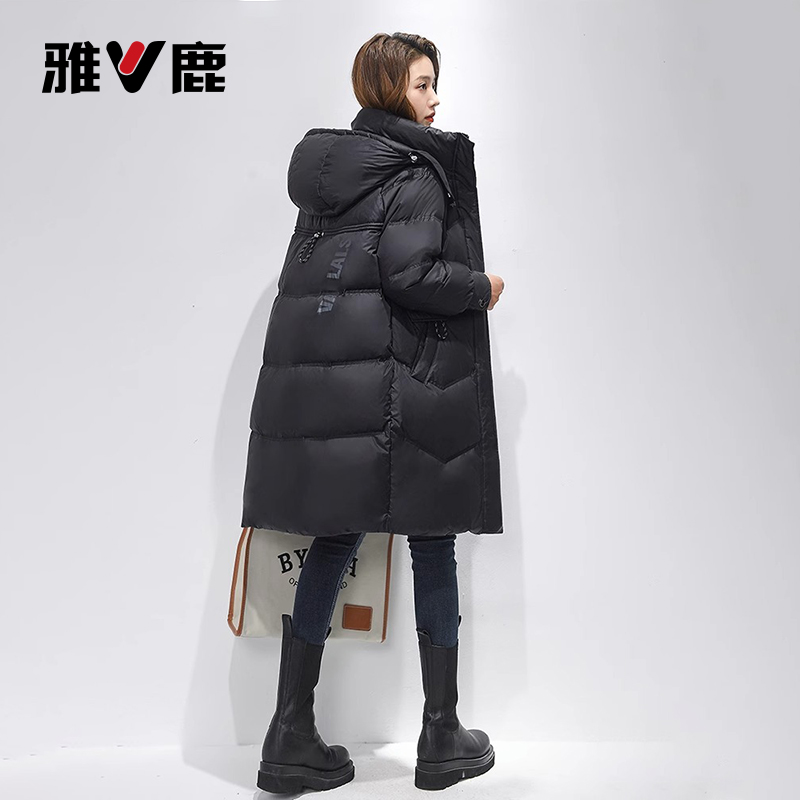 V/雅鹿【编织绳】2025新款连帽长款羽绒服女冬季宽松加厚保暖外套白