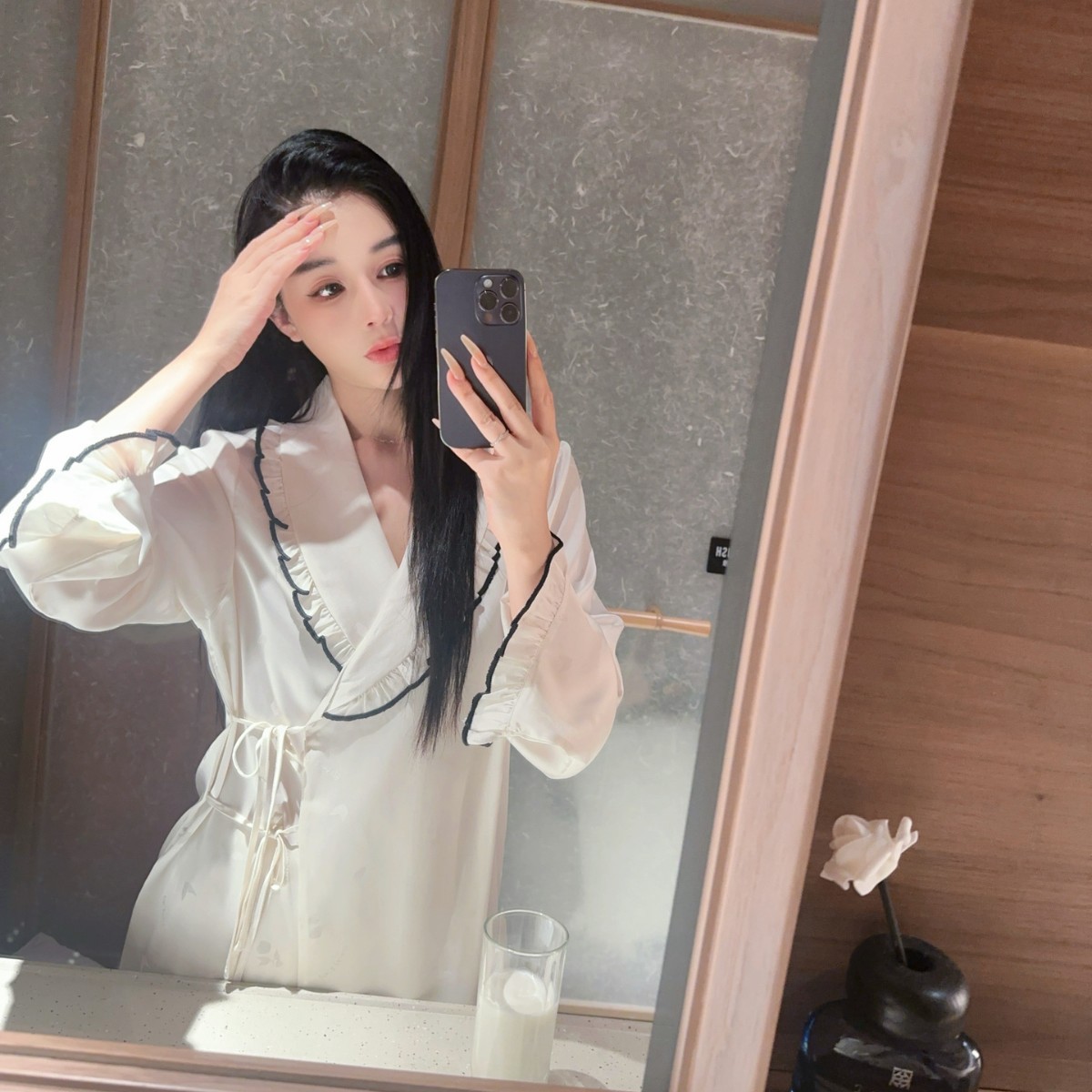 2025春秋新款冰丝纯色翻领薄款高级感简约慵懒风睡衣女款家居服