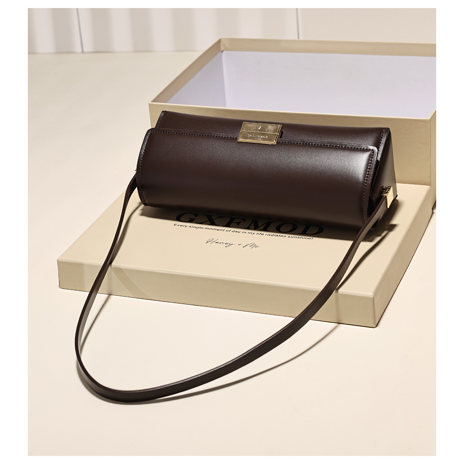 GXFMOD小众设计轻奢腋下包女2025早秋时尚高级感法棍包单肩斜挎包