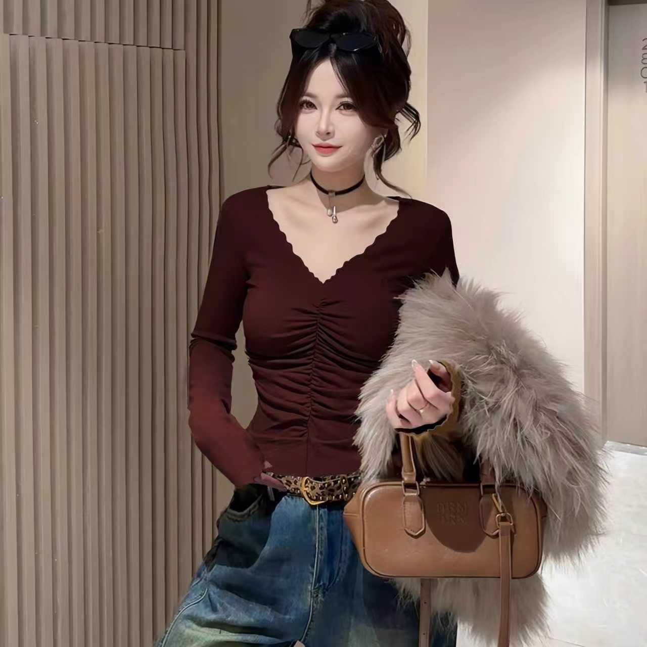 秋款正肩纯色V领波浪边长袖T恤女款法式设计感纯欲甜美褶皱8273