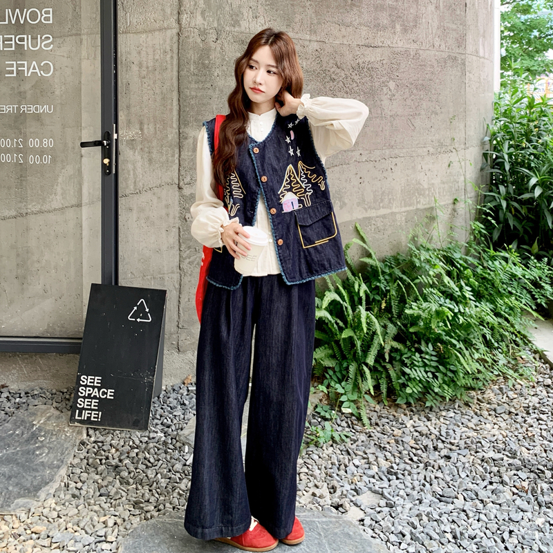 盐系洋气涂鸦刺绣马甲衬衫阔腿裤套装三件套女秋冬新款韩系氛围感