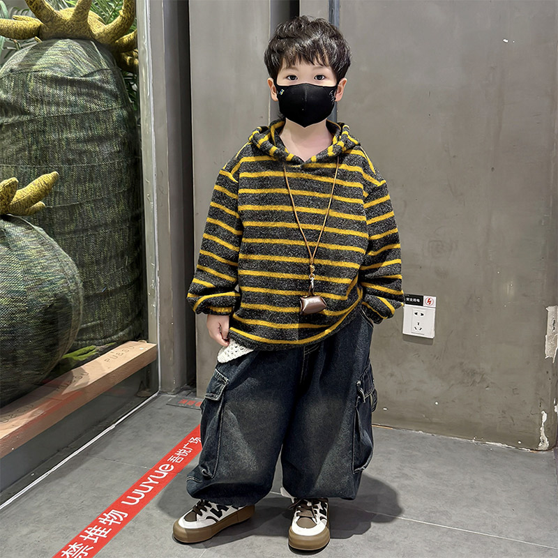 韩版痞帅男童卫衣2025秋装新款宝宝时髦百搭炸街休闲条纹连帽衫潮