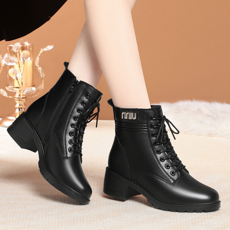 2025新款黑色软皮马丁靴女秋冬季加绒保暖短靴英伦风百搭皮鞋女靴