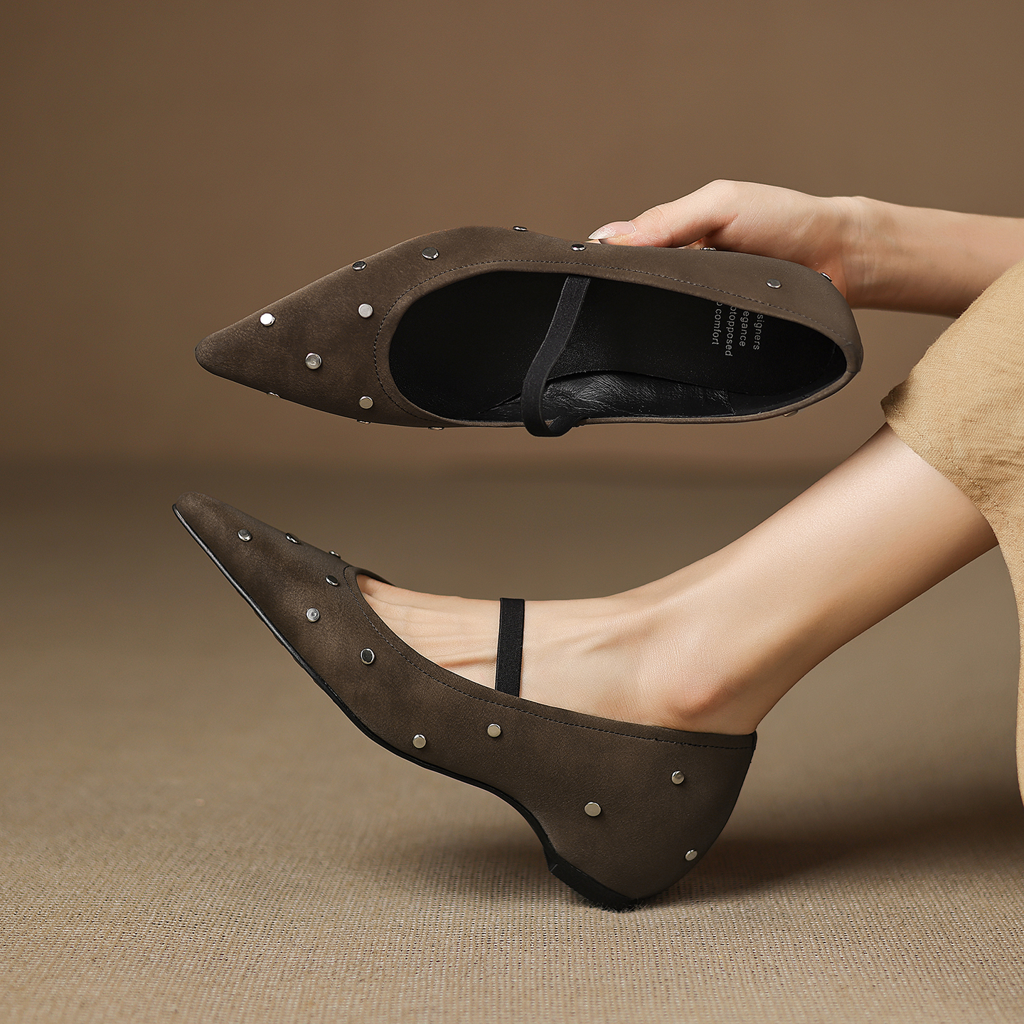 1cm小众尖头铆钉玛丽珍鞋粗跟时尚一字带单鞋百搭浅口内增高女鞋