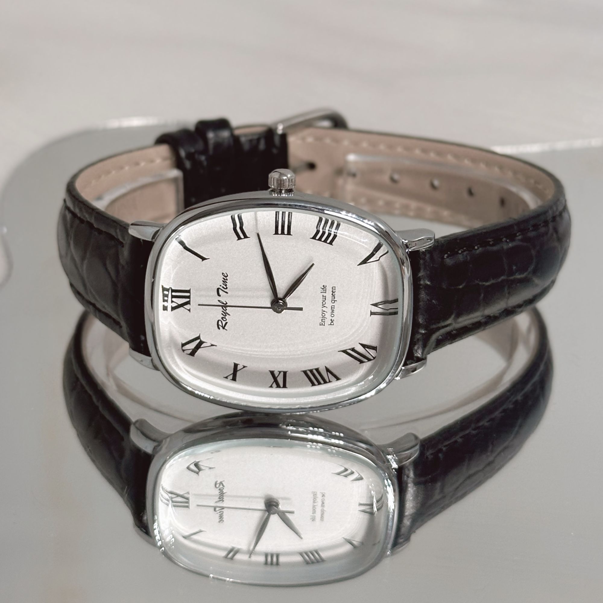 2025新款.时尚休闲小众皮带方型石英手表简约百搭气质女士腕表