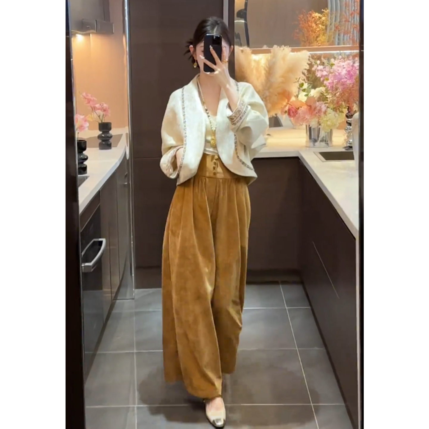 【星辰】2025秋季复古高级感超好看刺绣外套阔腿裤两件套新中式套装