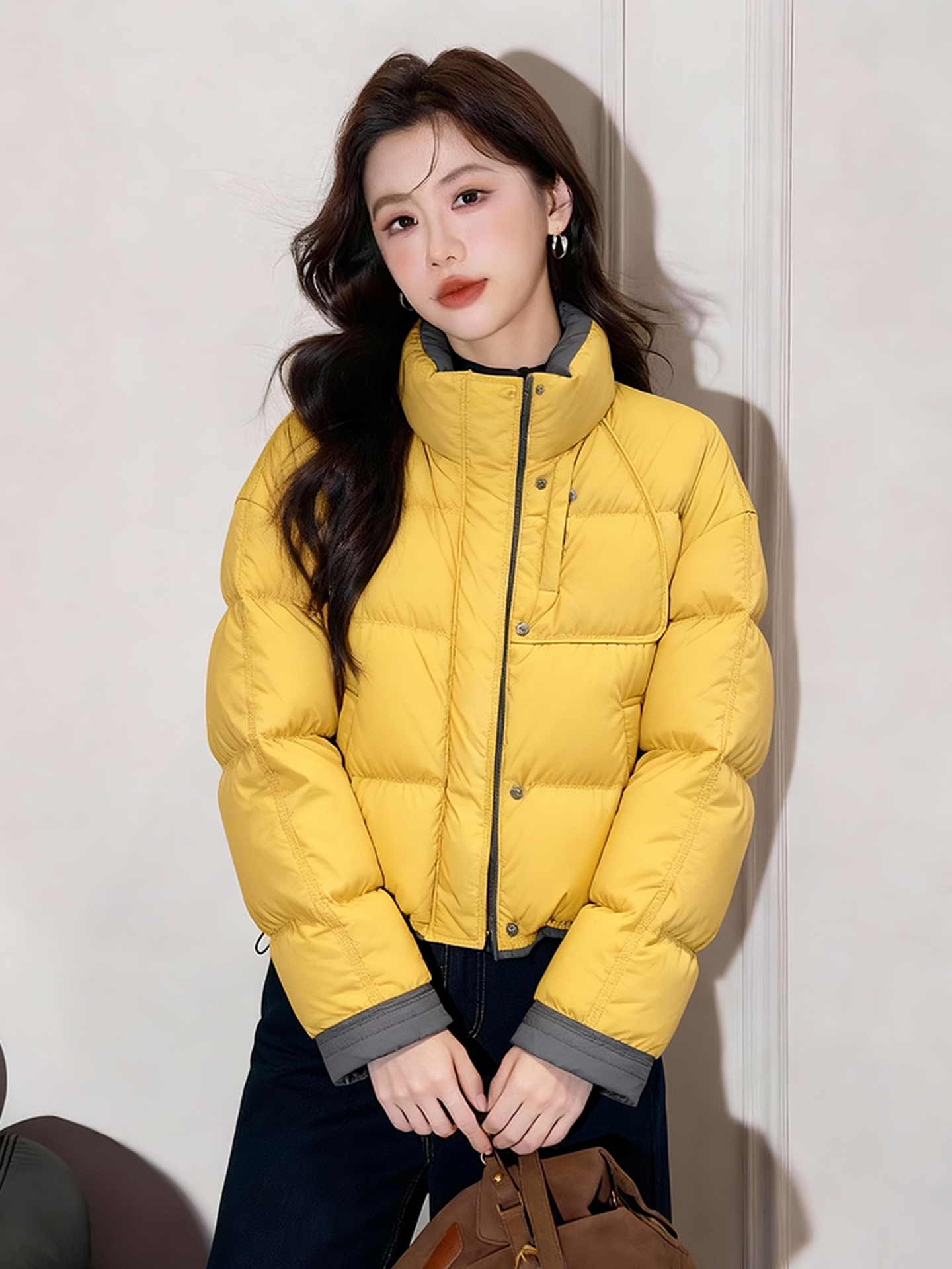 黄色撞色立领小个子羽绒服女2025新款冬慵懒加厚羽绒高端小资外套