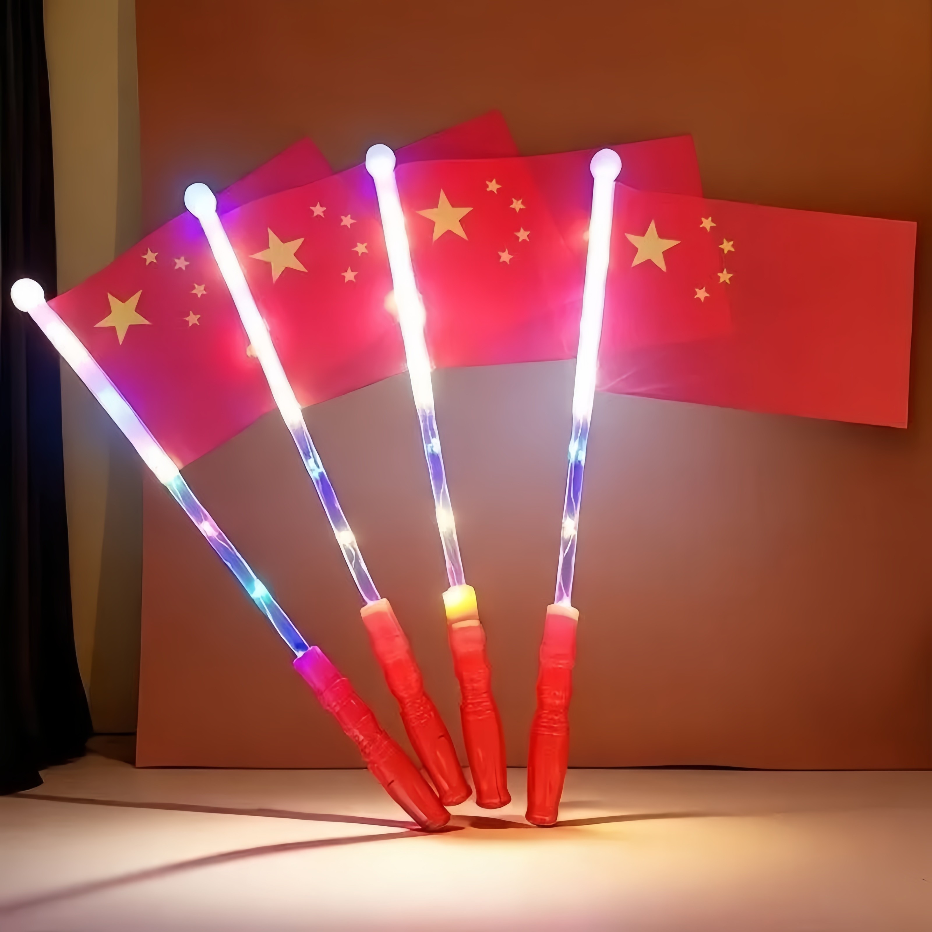 国庆节小礼品摆摊小商品国旗手持国庆节带灯手持红旗国庆拍照道具