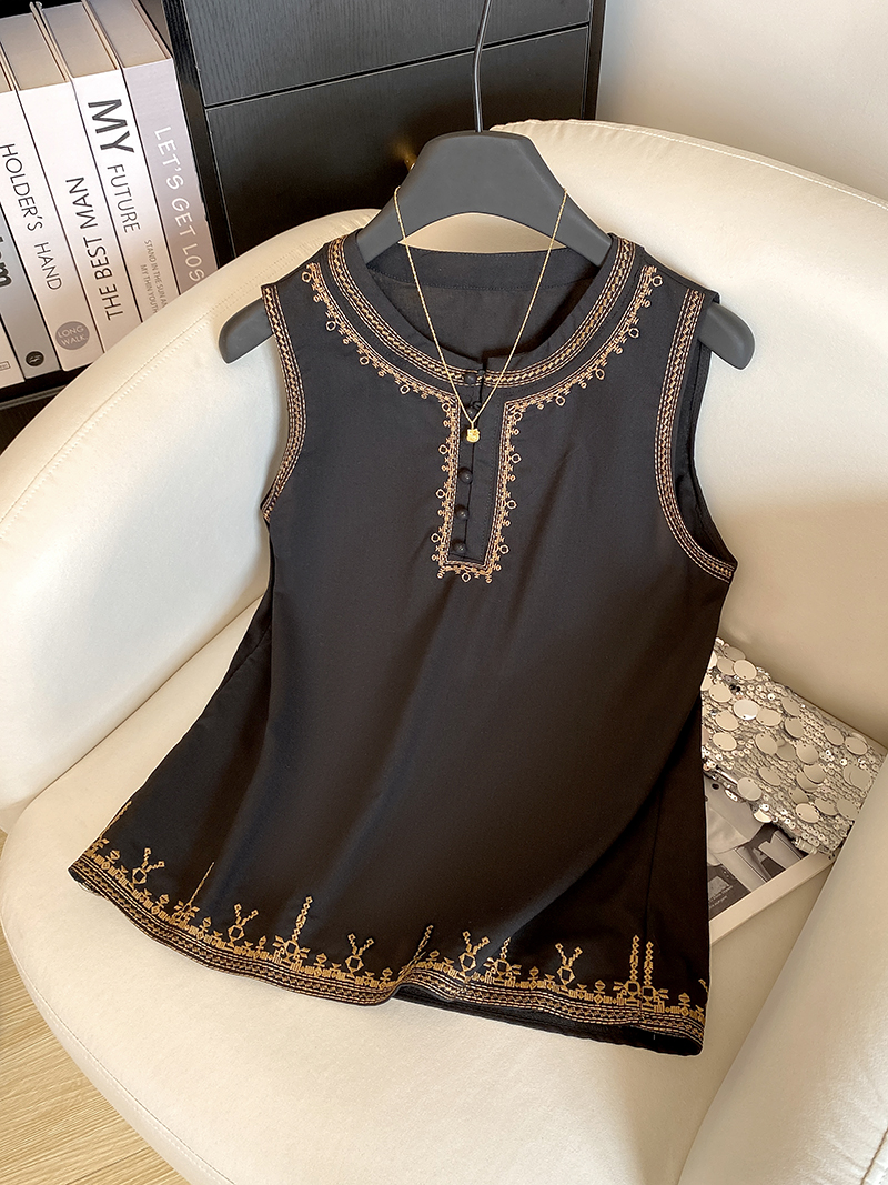 度假风法式重工刺绣圆领无袖背心女2025夏季新款气质百搭宽松上衣
