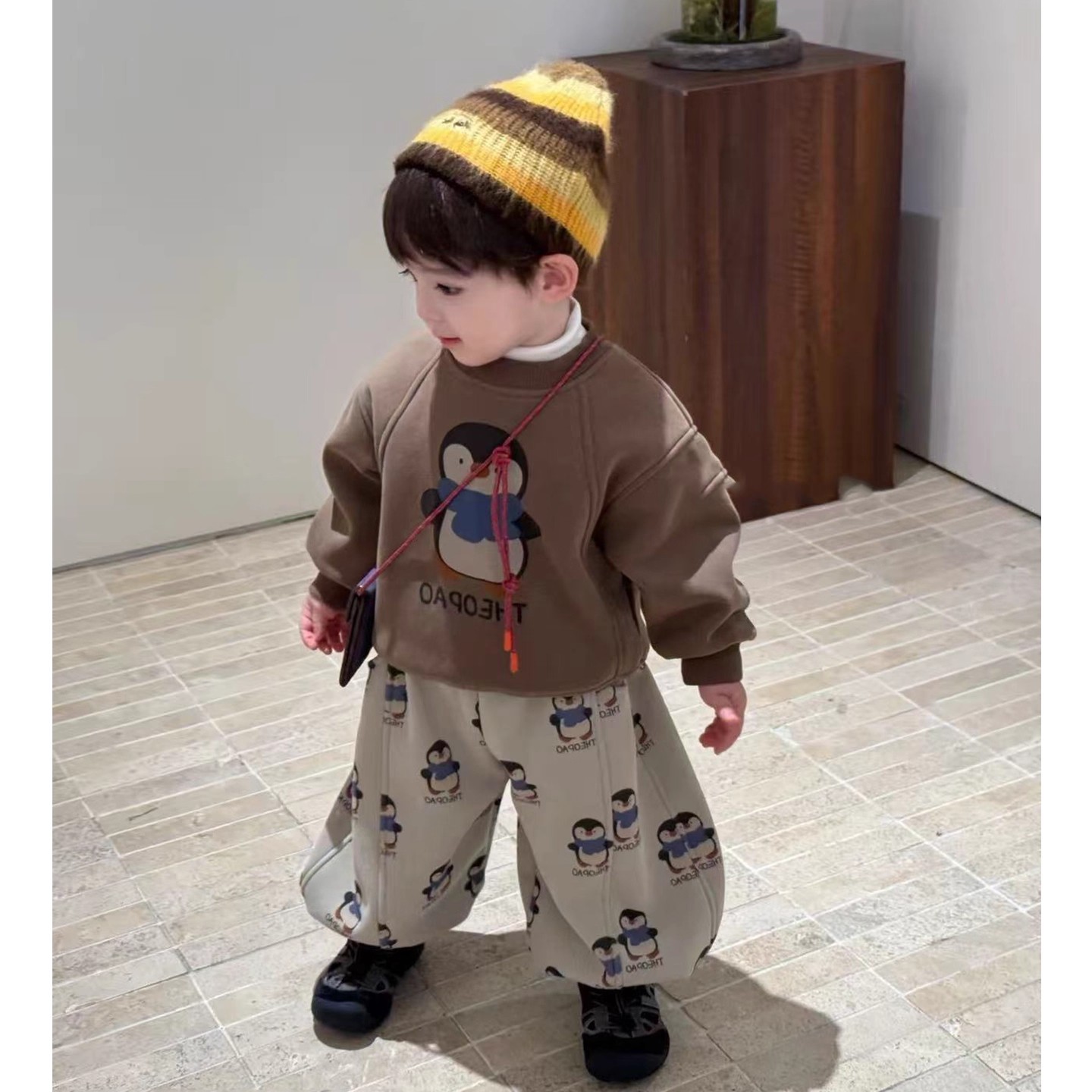 男童冬季套头厚款2025卡通休闲风套装外套韩版小童连帽洋气加绒