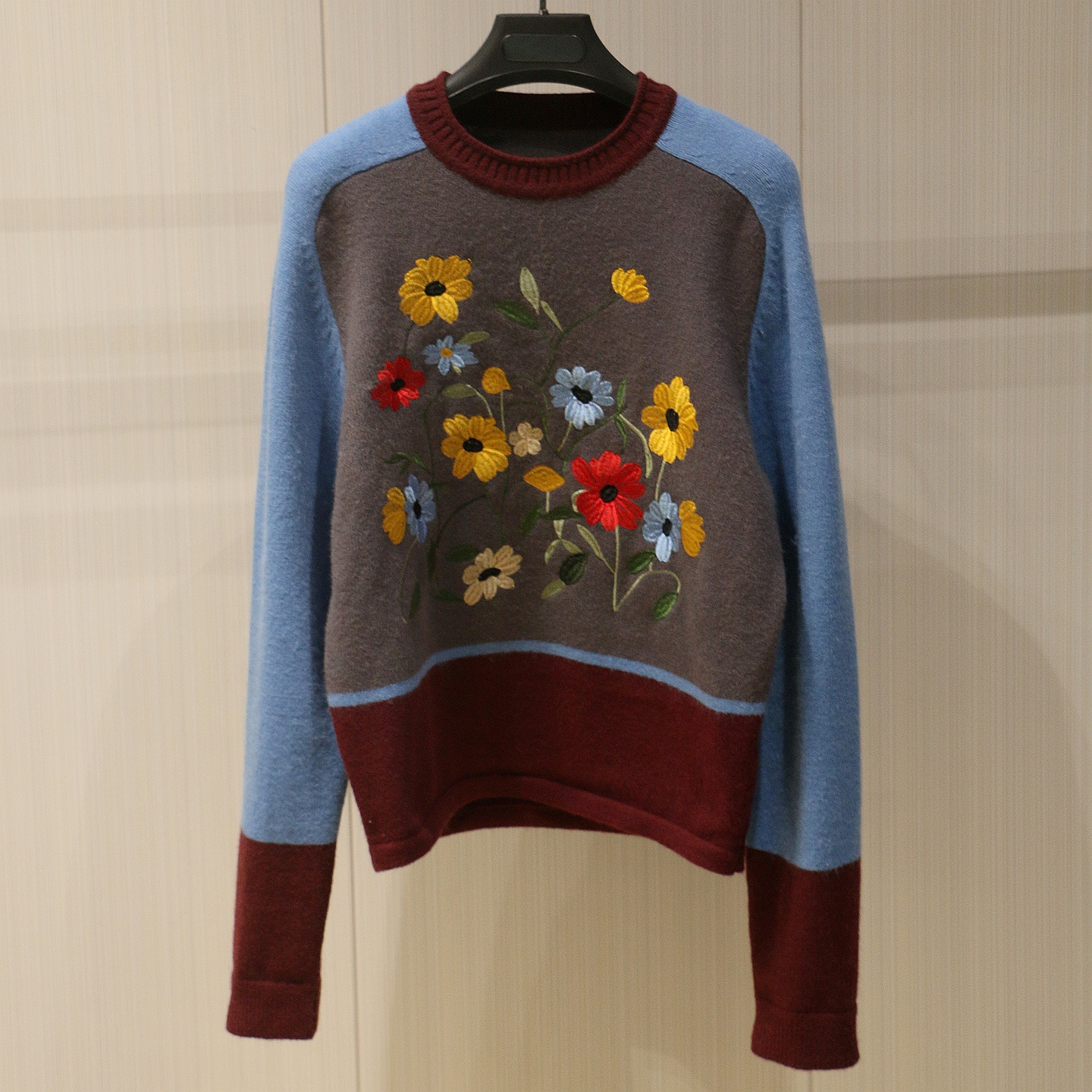 高级感立体花朵刺绣毛衣女圆领撞色拼接针织衫内搭打底衫2026早春