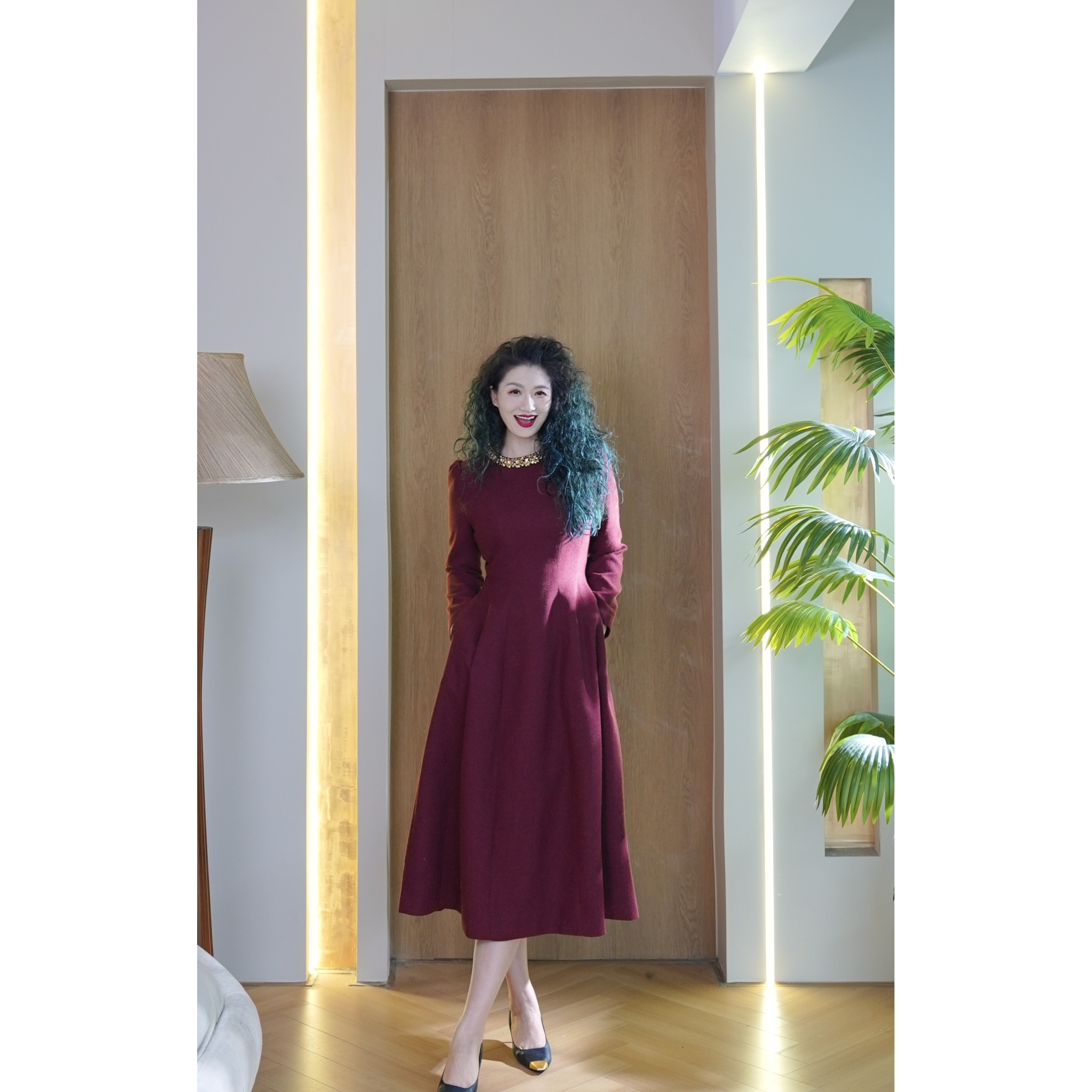 【六丑】新款复古高级感时尚气质通勤领口钉钻连衣裙411LYQ0656