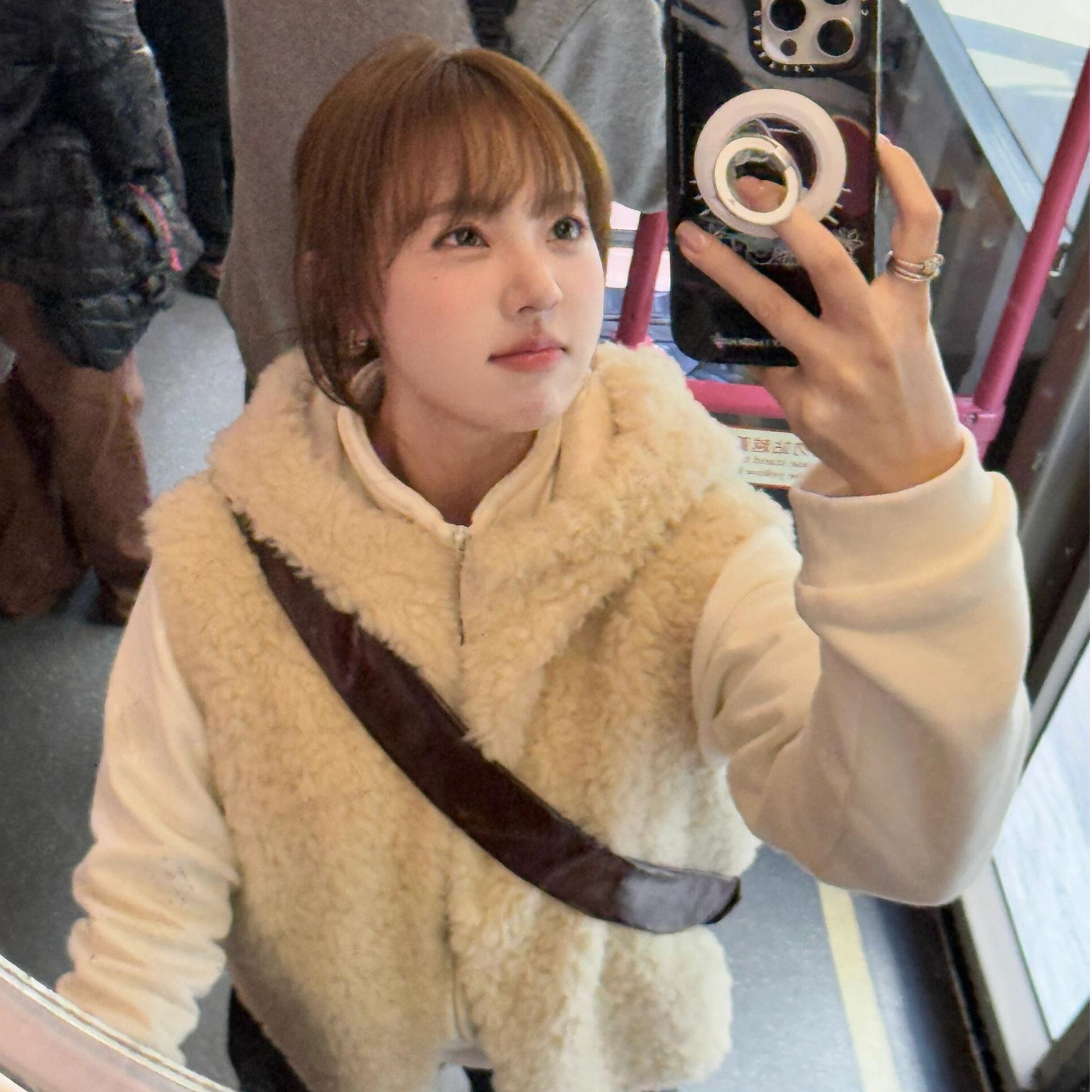 2025秋冬新款仿羊羔毛连帽马甲女短款韩版爆款皮毛一体毛毛外套