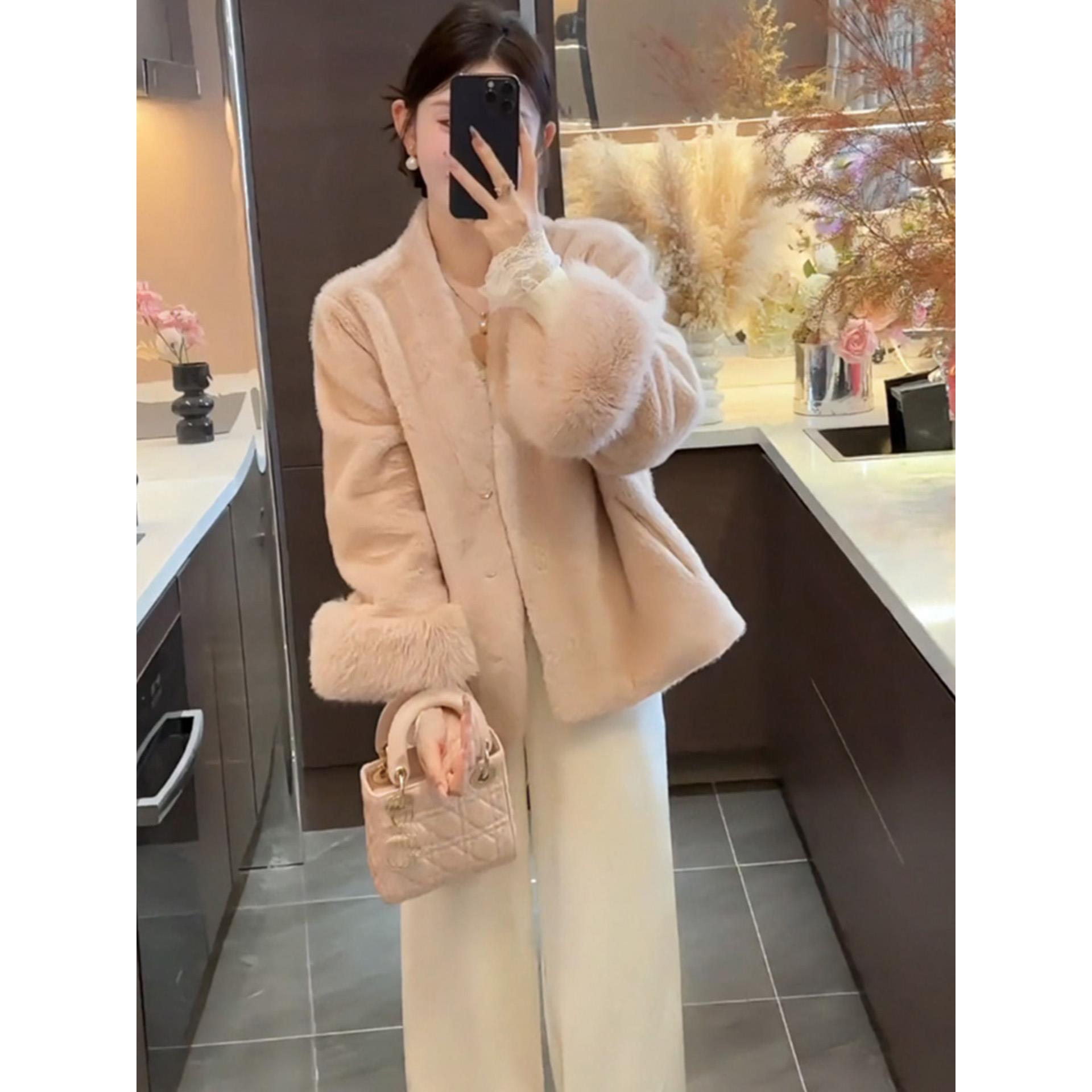 【富婆姐姐】气质轻奢短款毛毛外套2025冬季新款保暖加厚上衣女装