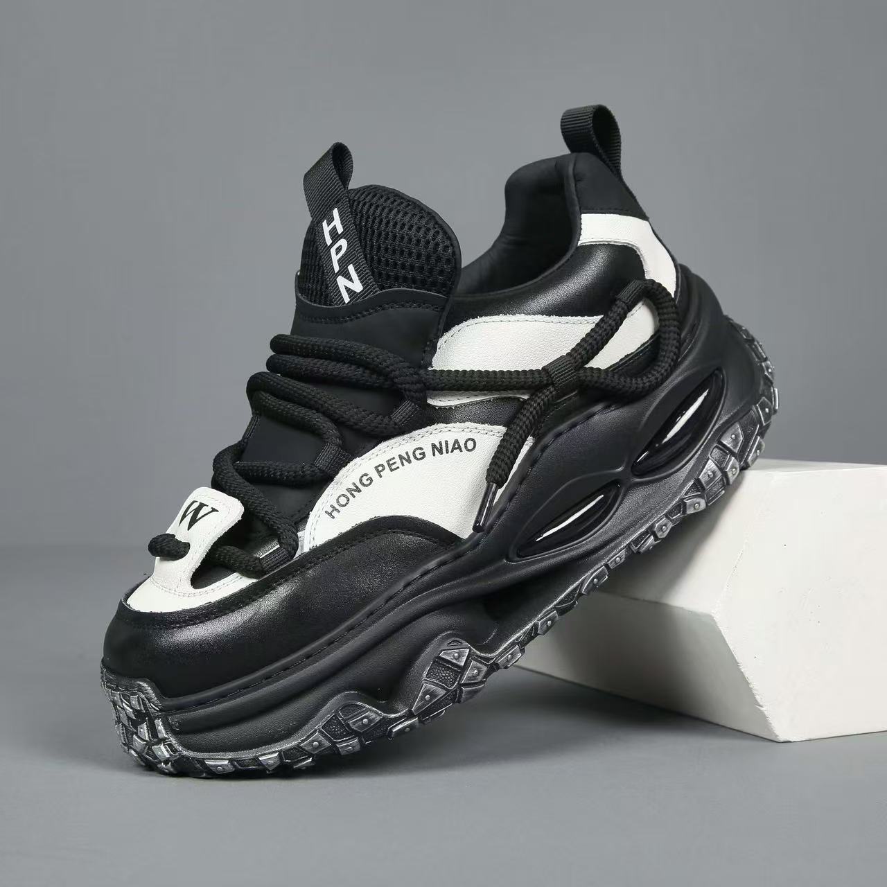 广州男鞋2025秋季新款头层牛皮老爹鞋轻便增高气垫时尚百搭休闲鞋