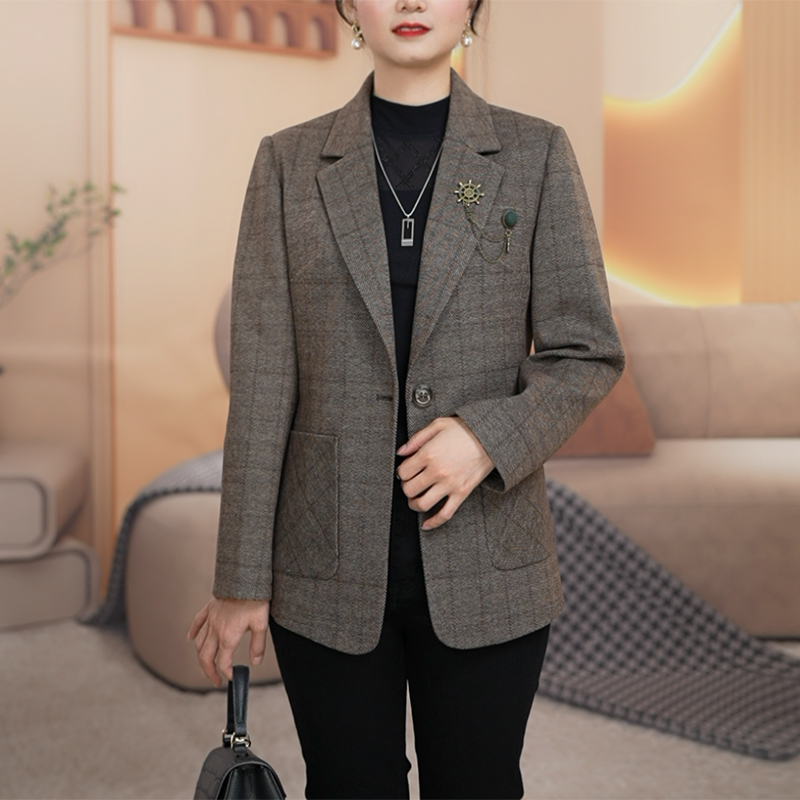 人字纹西装外套女春秋季2025新款爆款妈妈短款西服上衣