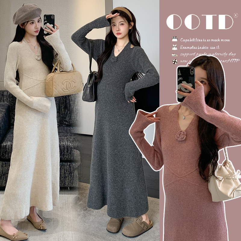 2025新款孕妇装秋季连衣裙时尚百搭挂脖裙子中长款修身显瘦长裙