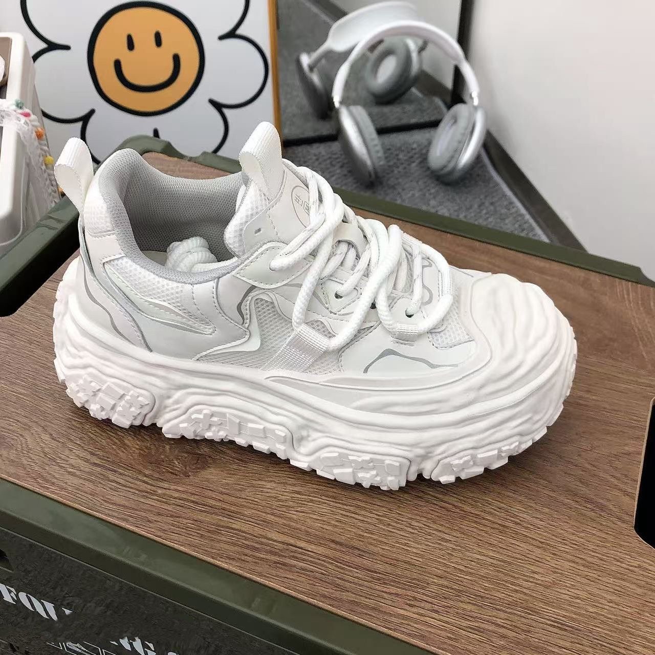 欧洲站厚底老爹鞋女2025新款百搭超火小个子松糕溶解休闲板鞋9650