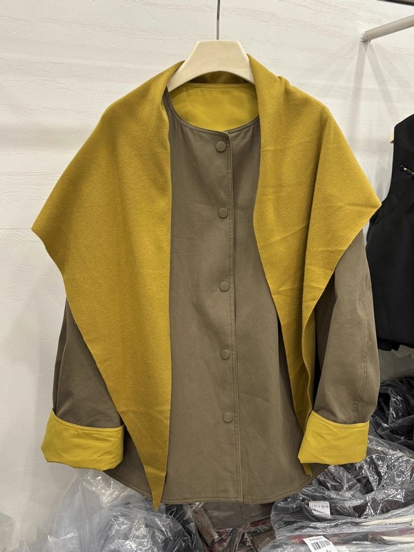 大码300斤爆款慵懒洋气风衣秋新款针织披肩+圆领宽松撞色中长外套