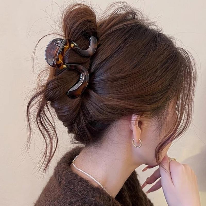 简约高级感半扎发夹女高马尾固定神器抓夹2025新款后脑勺鲨鱼夹