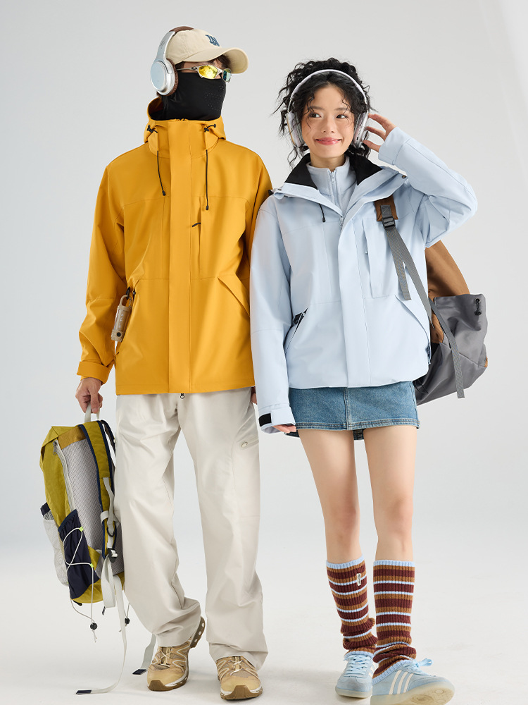 品牌同款男女休闲冲锋衣冬季三合一两件套户外防风防水登山流光风