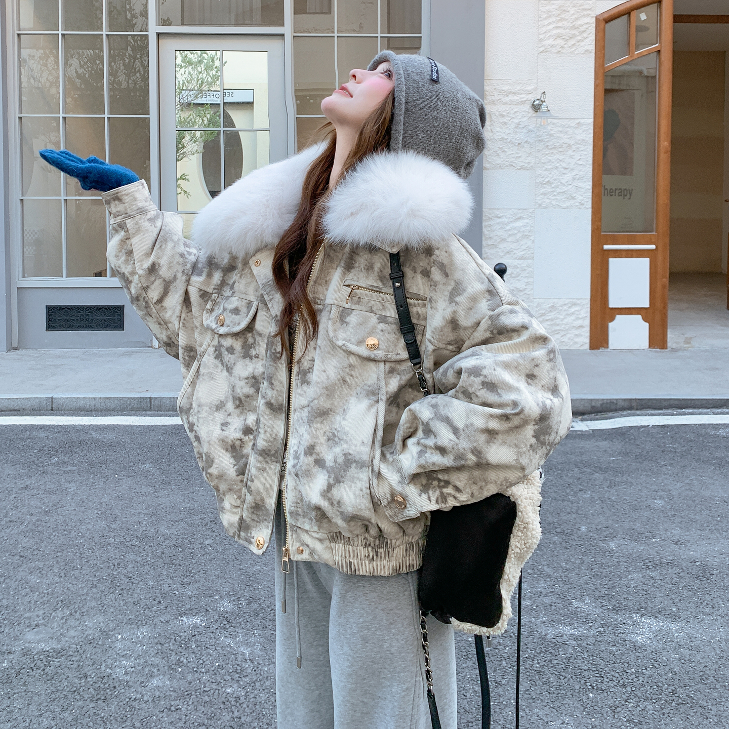 大毛领晕染短款羽绒服女冬季2025新款流行高级感小个子白鸭绒外套