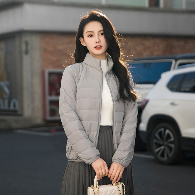 【苗总专属】新款轻薄羽绒服女短款立领轻便时尚气质白鸭绒秋冬