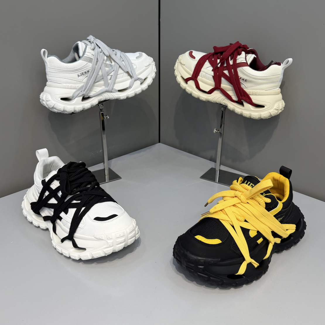 2025秋季新款男士厚底轻奢舒适网红老爹鞋时尚平跟百搭潮流男鞋子