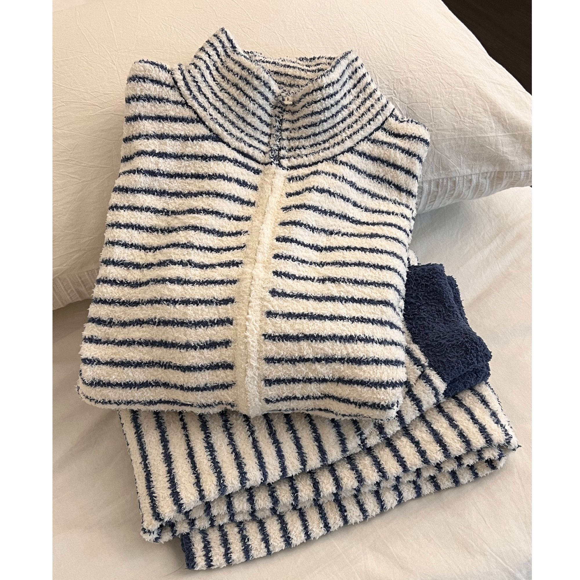 韩版宽松条纹柔软半边绒睡衣女款冬季加绒加厚亲肤家居服套装外穿