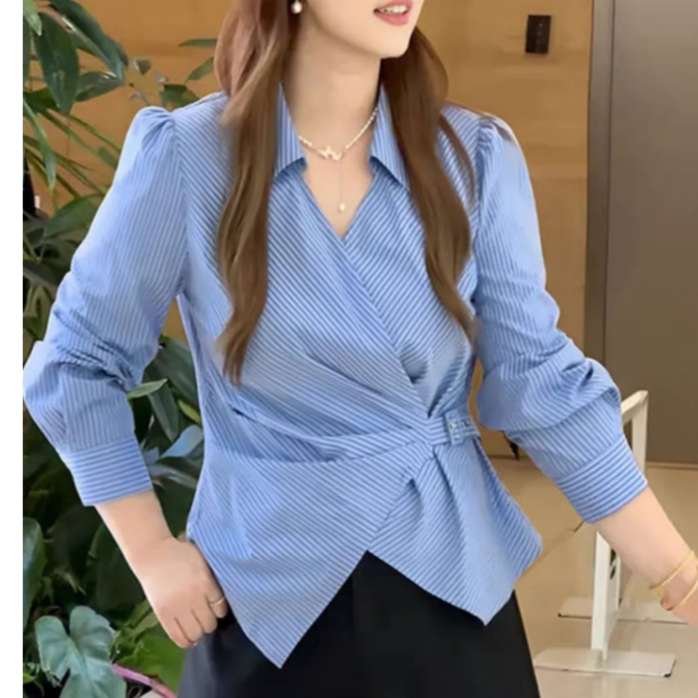 大码女装设计感v领不规则长袖衬衫早秋新款胖mm收腰显瘦气质上衣