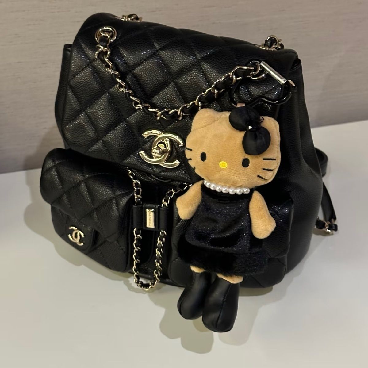 新款黑皮长腿kt挂件爱心扣书包钥匙扣豹纹公仔哈喽kt猫包女生配饰