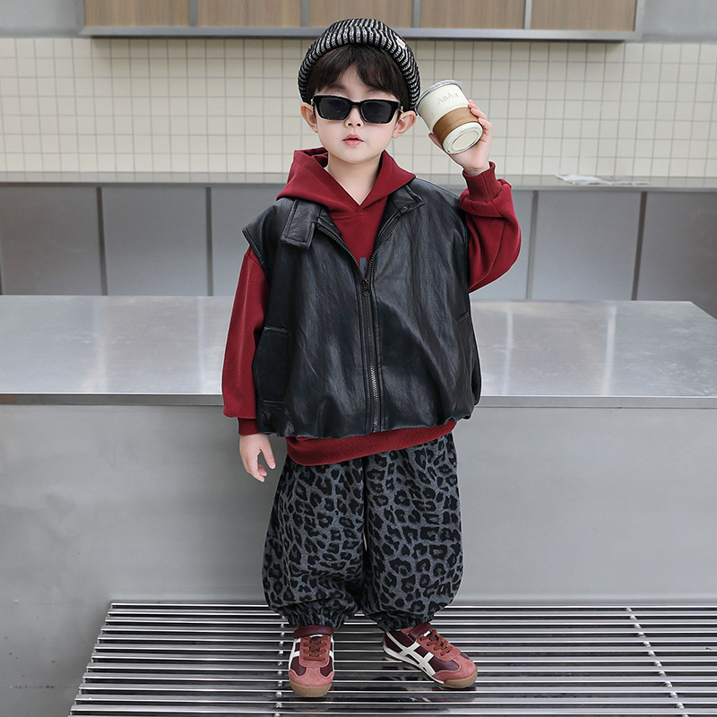 男童秋装套装2025日韩系酷帅男宝衣服儿童豹纹裤卫衣皮马甲三件套