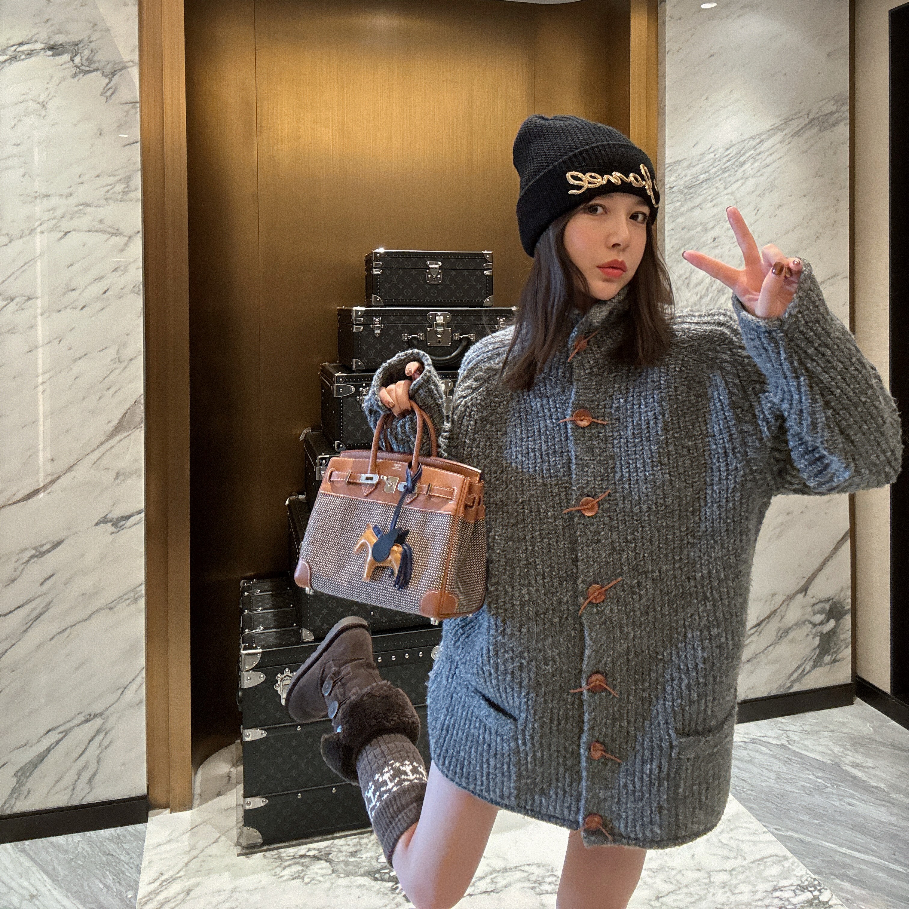 BETTER JOELAY-【灰韵木扣】时尚针织毛衣开衫款个性慵懒LL6313