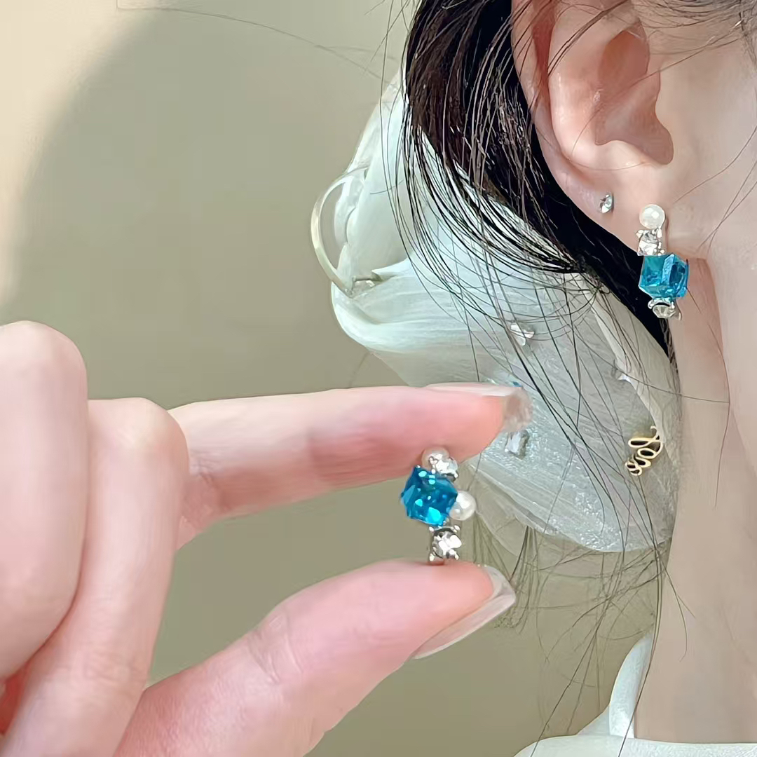 合金耳饰 日韩蓝色方糖珠珠C型耳环小众温柔甜美耳钉ins百搭耳饰