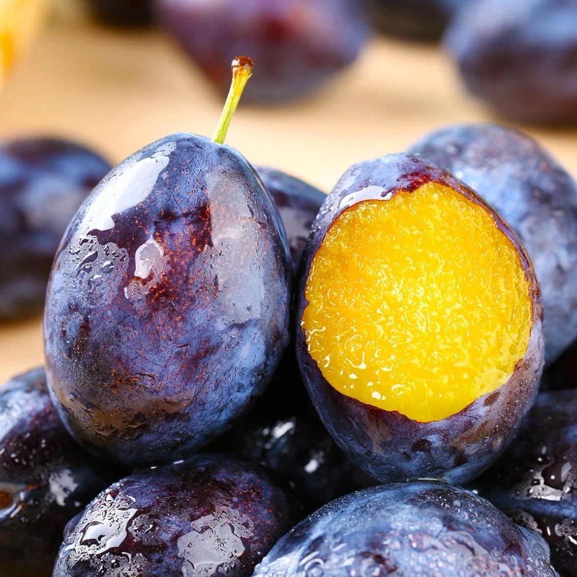 当季新鲜西梅饱满多汁酸甜脆爽整箱包邮