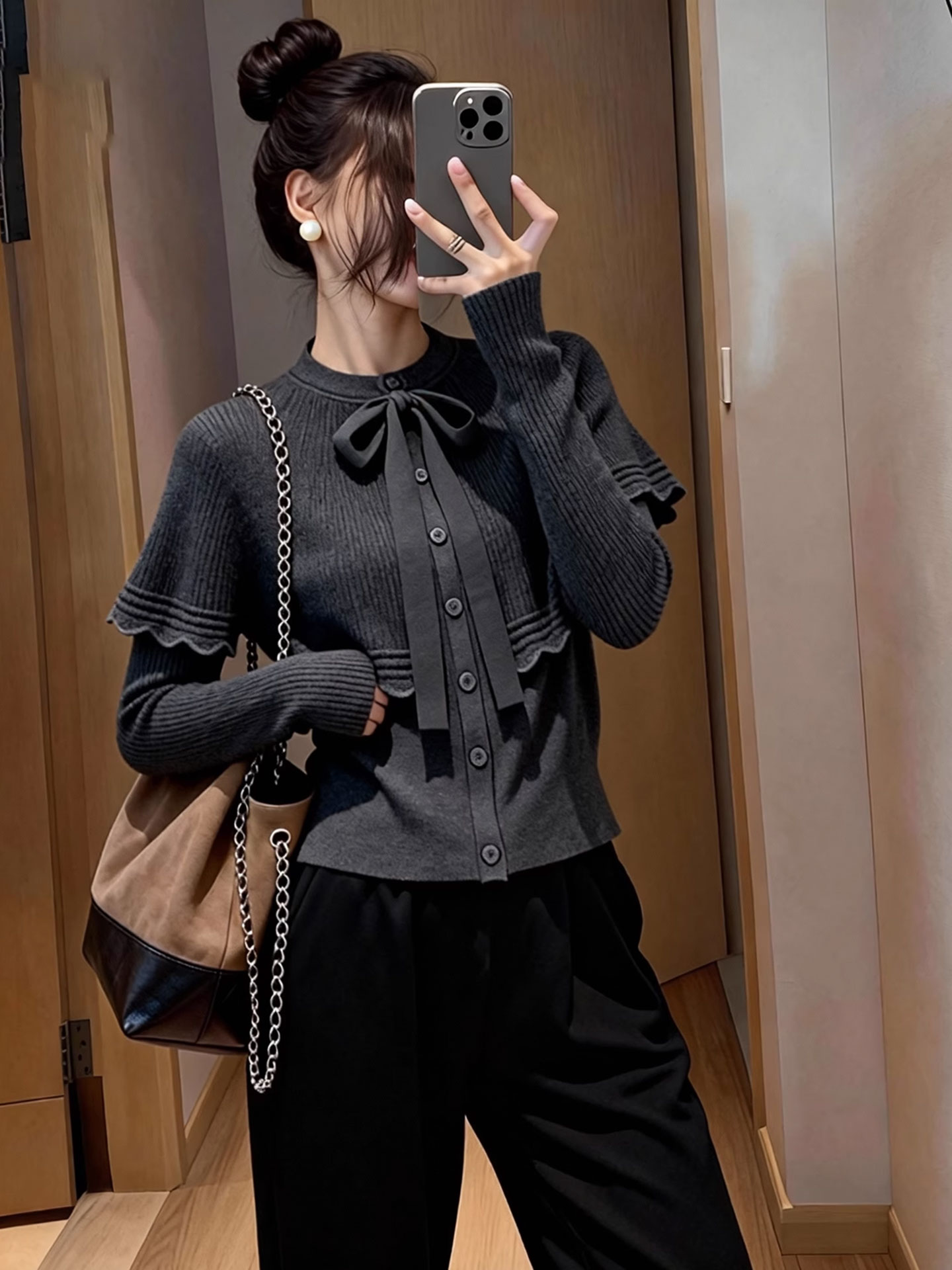 秋冬法式慵懒松弛感气质女神上衣2025韩系灰色蝴蝶结斗篷针织衫女