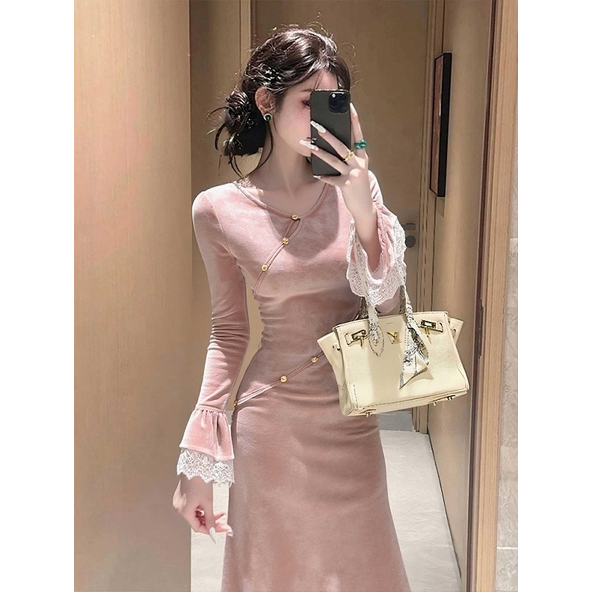 裙子秋冬款法式气质名媛轻熟掐腰网红洋气炸街女装粉色丝绒连衣裙