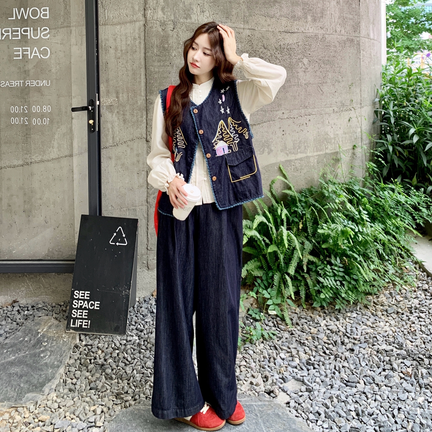 时尚氛围感洋气减龄通勤套装女秋季新款刺绣马甲衬衣阔腿裤三件套